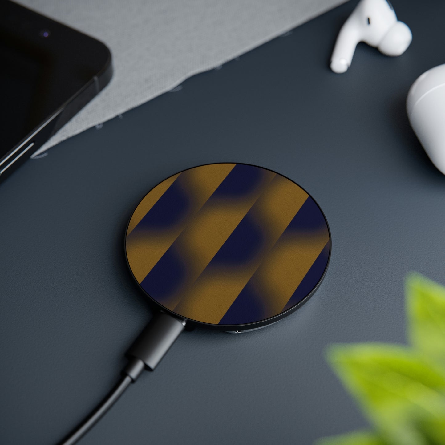 Office Magnetic Induction Charger